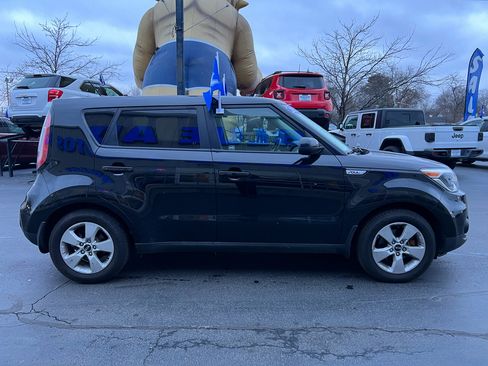 Used 2017 Kia Soul image 7