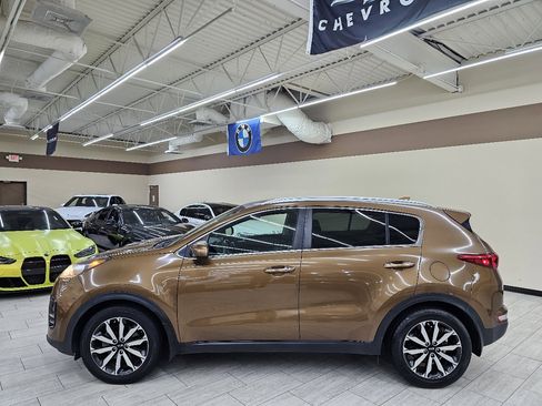 Used 2017 Kia Sportage EX image 9