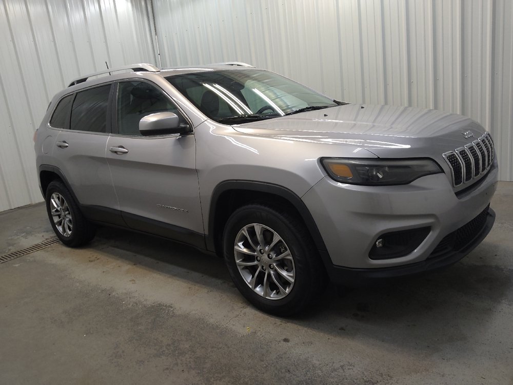 Used 2019 Jeep Cherokee Latitude Plus w/ Comfort/Convenience Group AWD/4WD image 11