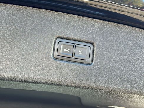 Used 2022 Audi Q5 2.0T Premium Plus image 18