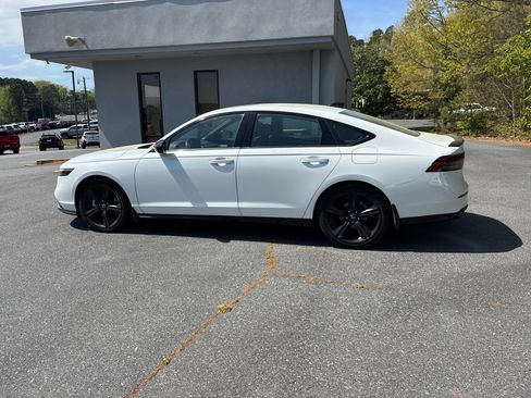 Used 2023 Honda Accord Sport image 4