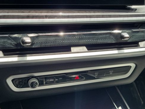 Used 2024 BMW X5 xDrive40i w/ M Sport Package image 32