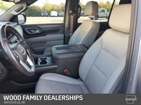 Used 2022 GMC Yukon XL SLT w/ SLT Luxury Package image 14