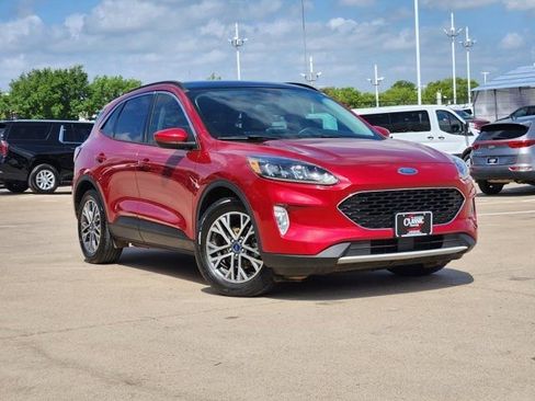 Used 2020 Ford Escape SEL image 2