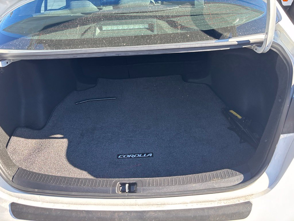 Used 2021 Toyota Corolla SE w/ Carpet Mat Package (TMS) FWD image 10