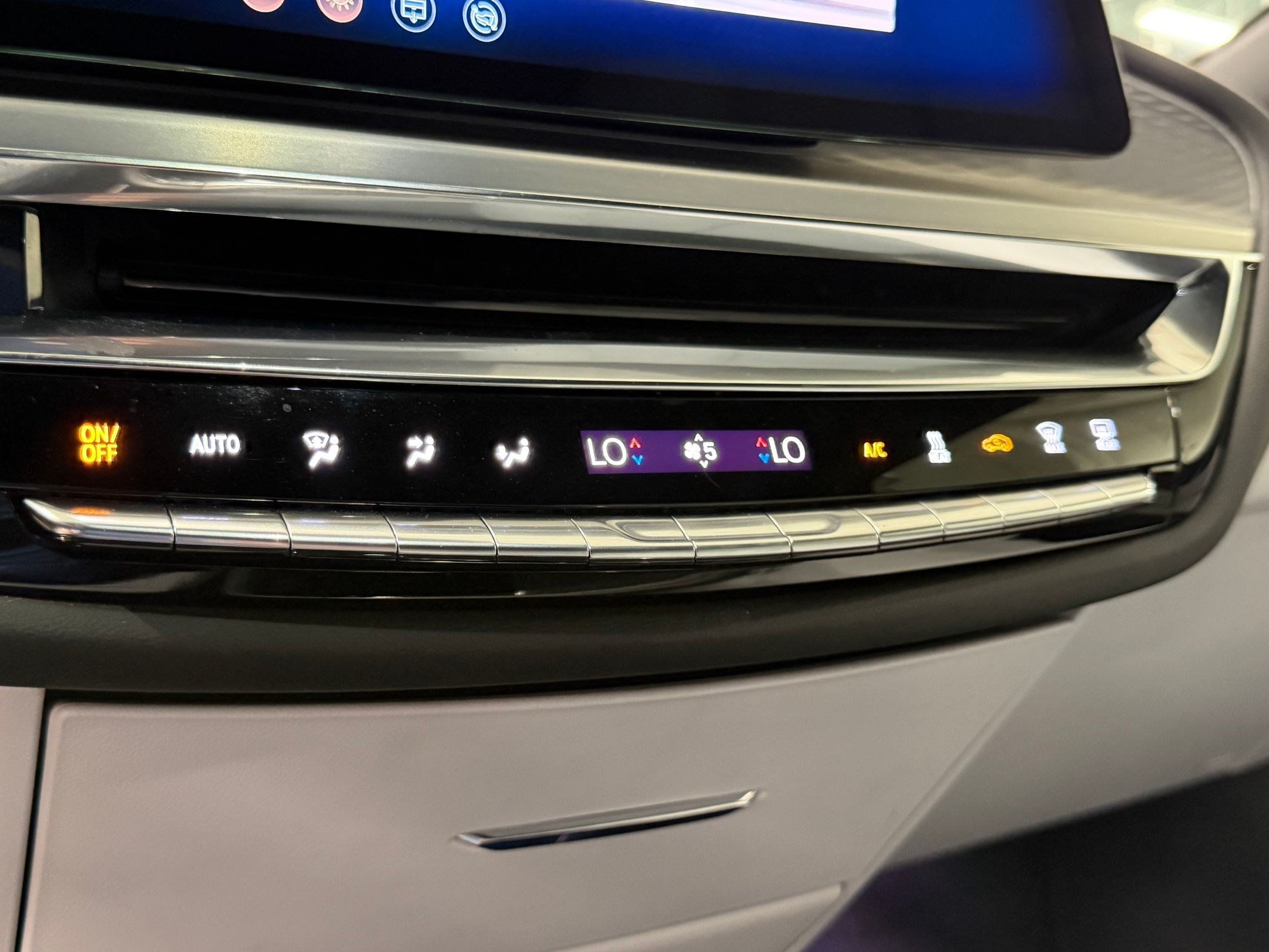 Certified 2024 Cadillac Lyriq Sport AWD/4WD image 22