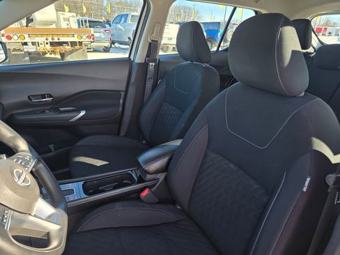 Used 2023 Nissan Kicks SV FWD image 19