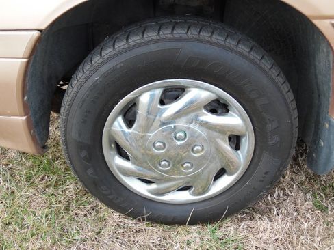 Used 1995 Ford Windstar LX image 35