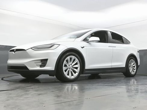 Used 2019 Tesla Model X 100D image 53