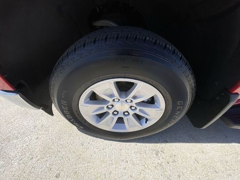 Used 2023 Chevrolet Silverado 1500 LT AWD/4WD image 31