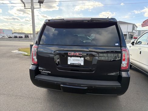 Used 2019 GMC Yukon SLT w/ HD Trailering Package image 6