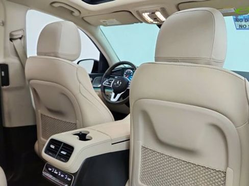 Used 2022 Mercedes-Benz GLS 450 4MATIC image 27