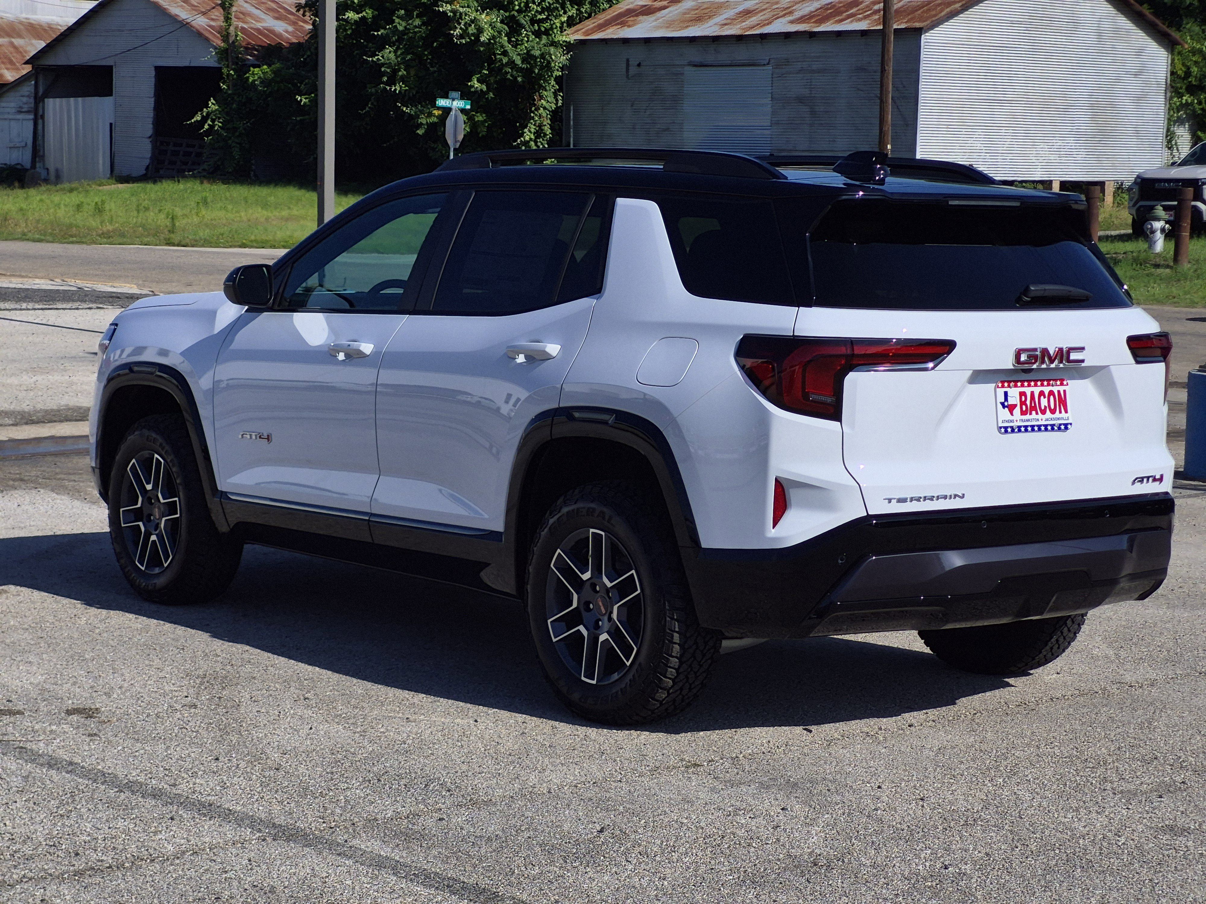 New 2026 GMC Terrain AT4 AWD/4WD image 3