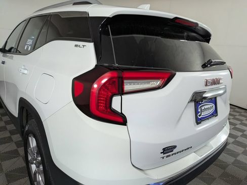 Certified 2024 GMC Terrain SLT AWD/4WD image 10