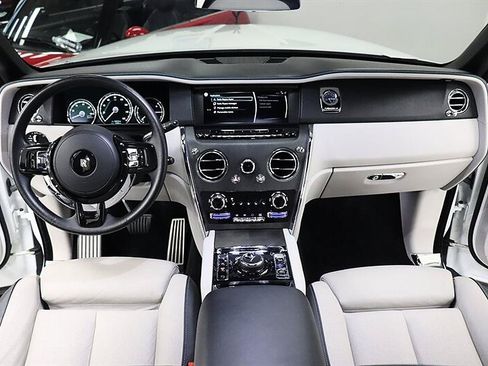 Used 2022 Rolls-Royce Cullinan w/ Cullinan Package AWD/4WD image 49