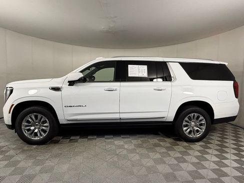Used 2026 GMC Yukon XL Denali w/ Sun & Power Step Package AWD/4WD image 3