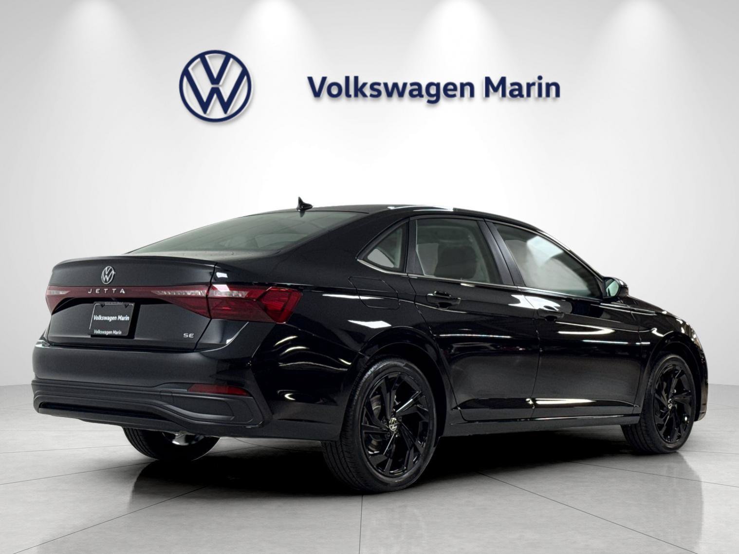 New 2026 Volkswagen Jetta SE w/ Black Wheel Package FWD image 5