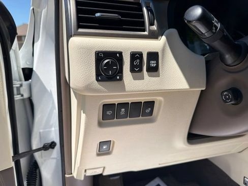 Used 2014 Lexus GX 460 Luxury AWD/4WD image 13
