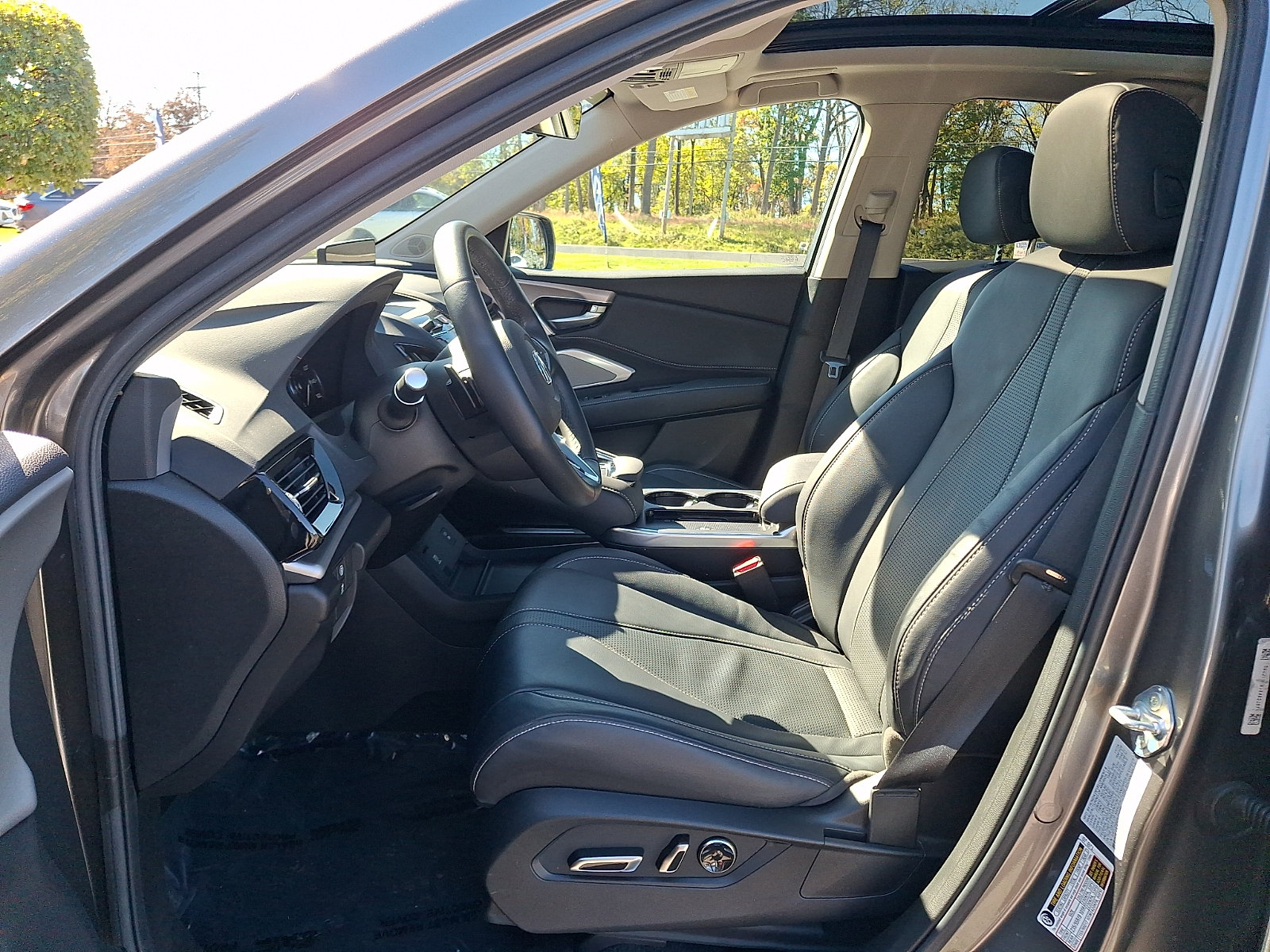 Certified 2025 Acura RDX w/ Technology Package AWD/4WD image 13
