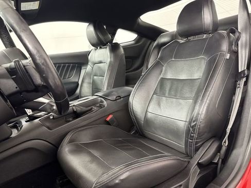 Used 2019 Ford Mustang GT Premium RWD image 17