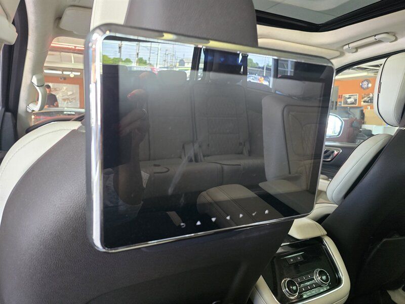 Used 2018 Lincoln Navigator L Black Label AWD/4WD image 16