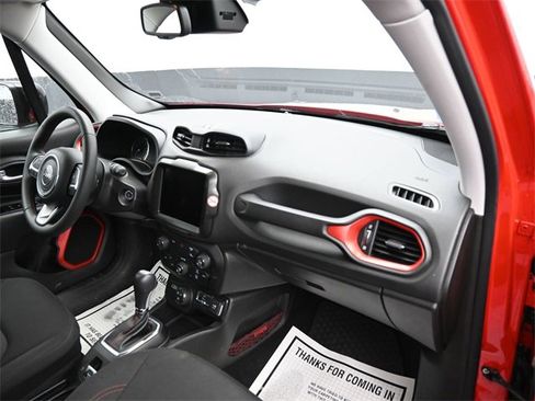 Used 2023 Jeep Renegade Trailhawk image 9