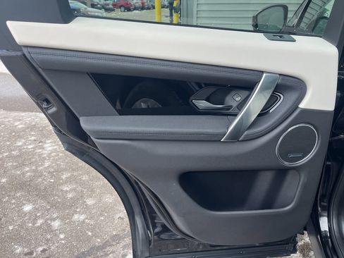 Used 2022 Land Rover Discovery Sport S image 19