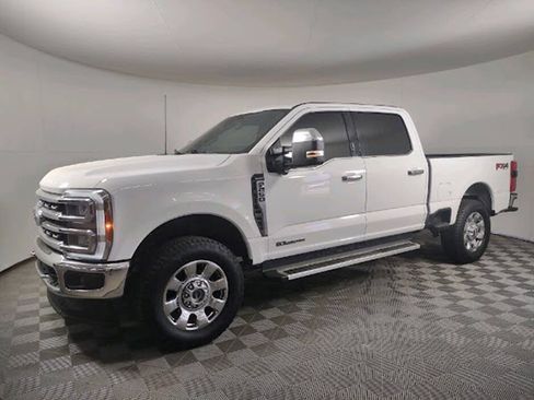 Used 2023 Ford F250 Lariat w/ Chrome Package AWD/4WD image 3