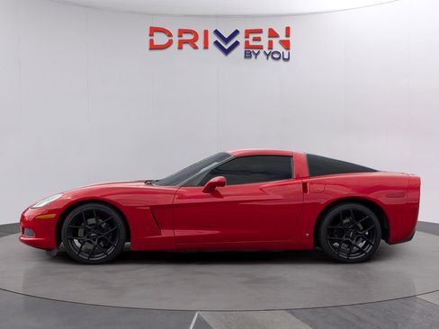 Used 2009 Chevrolet Corvette Coupe RWD image 2
