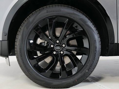 Used 2025 Land Rover Discovery Sport Dynamic SE image 9