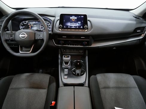 Used 2025 Nissan Rogue SV image 10