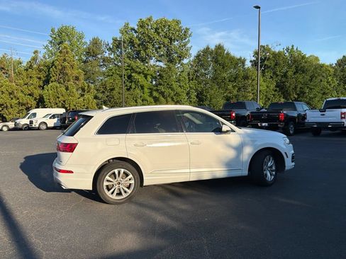Used 2019 Audi Q7 2.0T Premium w/ Cold Weather Package AWD/4WD image 18