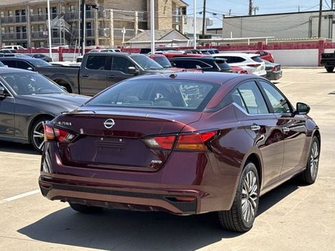Used 2025 Nissan Altima 2.5 SV AWD/4WD image 4