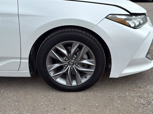 Used 2019 Toyota Avalon XLE image 30