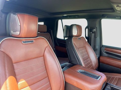 Used 2023 GMC Yukon Denali Ultimate AWD/4WD image 32