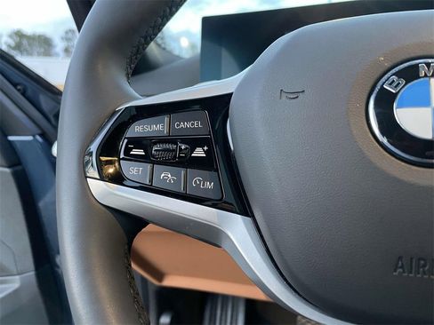 Used 2025 BMW 330i Sedan image 21