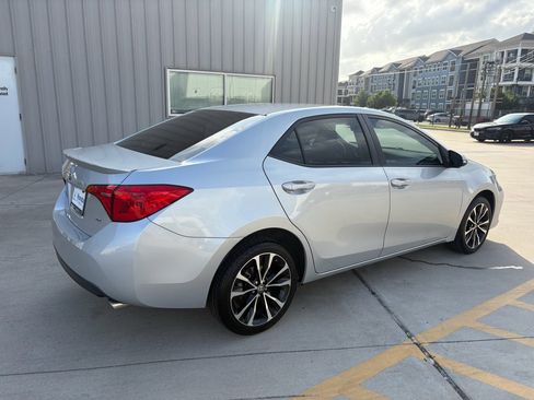Used 2017 Toyota Corolla SE FWD image 8