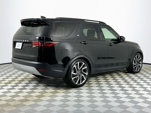 Used 2025 Land Rover Discovery S image 5