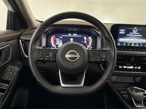 Certified 2023 Nissan Rogue Platinum w/ Platinum Premium Package FWD image 17