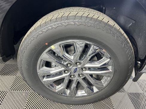 Used 2025 Ford F150 Lariat w/ Equipment Group 501A Mid image 8