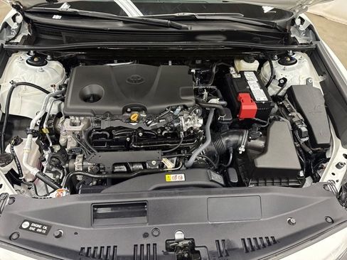 Used 2023 Toyota Camry SE image 9