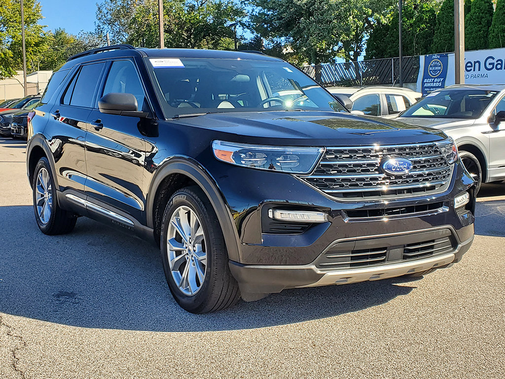 Certified 2023 Ford Explorer XLT w/ Equipment Group 202A AWD/4WD image 3