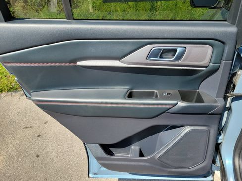 Used 2025 Ford Explorer ST-Line RWD image 31