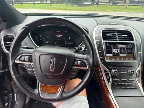 Used 2019 Lincoln Nautilus Select FWD image 7