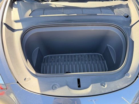 Used 2023 Tesla Model Y Long Range image 3