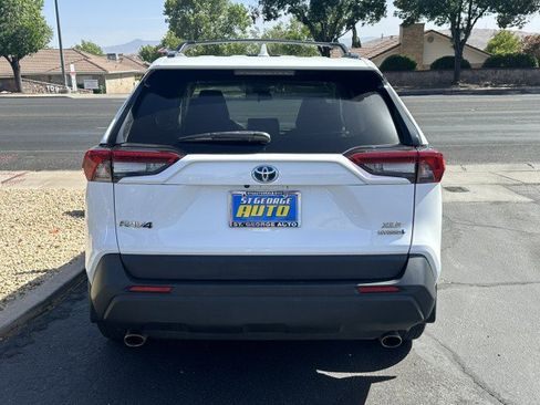 Used 2024 Toyota RAV4 XLE w/ Convenience Package AWD/4WD image 4
