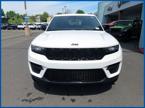 Certified 2023 Jeep Grand Cherokee Altitude AWD/4WD image 4
