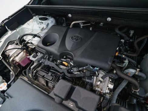 Used 2025 Toyota RAV4 LE AWD/4WD image 35