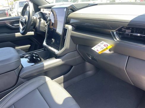 New 2026 GMC Yukon Elevation w/ Elevation Premium Package AWD/4WD image 29