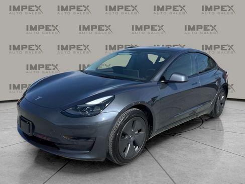 Used 2023 Tesla Model 3 Standard Range image 1